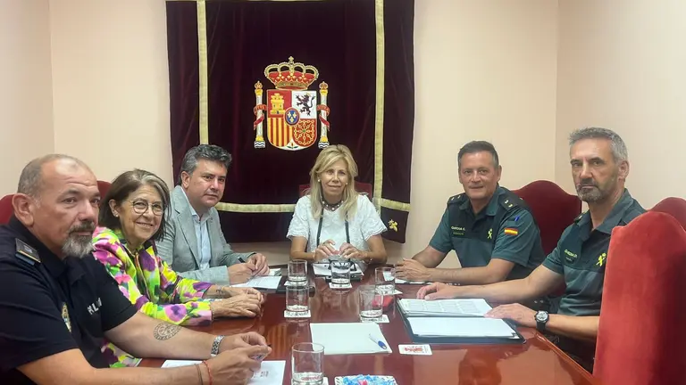 Reuni&oacute;n de la subdelegaci&oacute;n del Gobierno con el Ayuntamiento de Lepe / Fotograf&iacute;a: Ayuntamiento de Lepe.