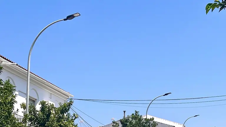 Nueva luminaria en Valverde del Camino / Fotografía: Ayuntamiento de Valverde del Camino.