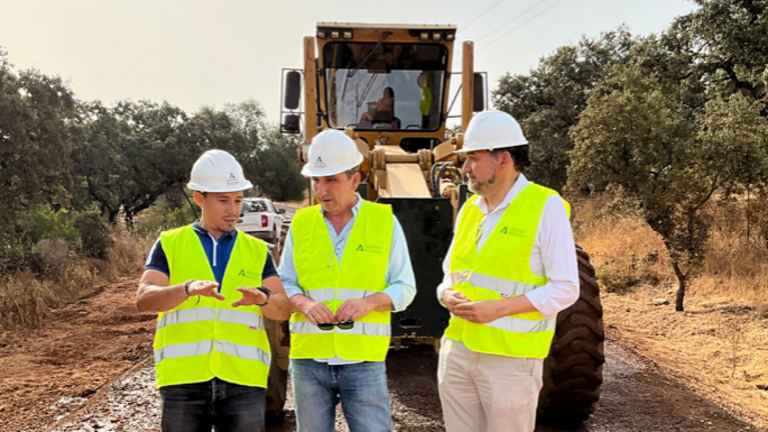 Mejora de los caminos en Zufre / Fotograf&iacute;a: Junta de Andaluc&iacute;a.