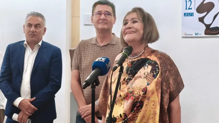 Momento de la presentación de la exposición / Fotografía: Ayuntamiento de Isla Cristina.