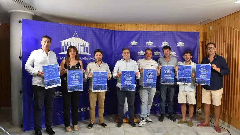 Presentaci&oacute;n de 'De Punta en Blanco' / Fotograf&iacute;a: Ayuntamiento de Punta Umbr&iacute;a.