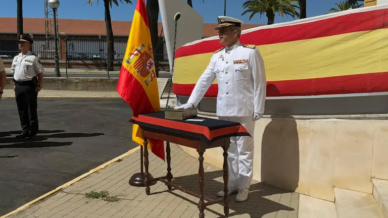 Toma de posesión del nuevo comandante naval de Huelva.