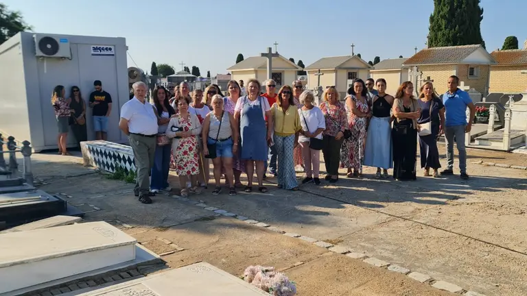 Algunas de las familias que buscan a sus seres queridos.