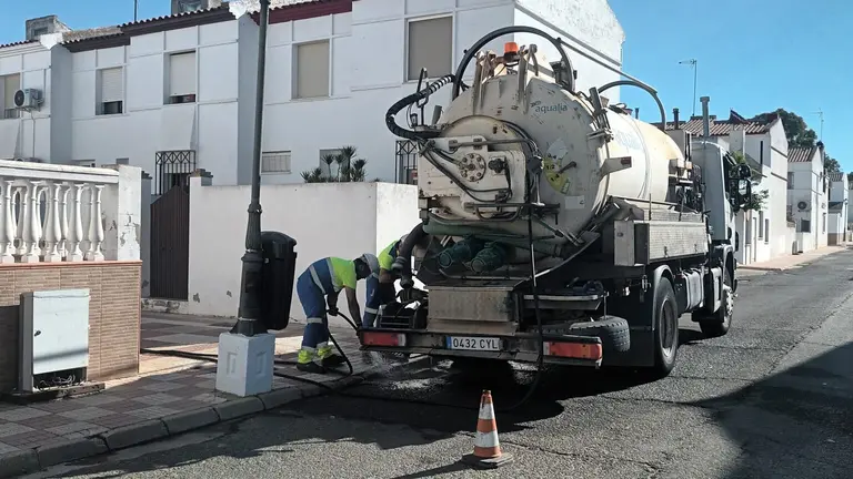 Limpieza imbornales Aqualia Almnonte sept 25