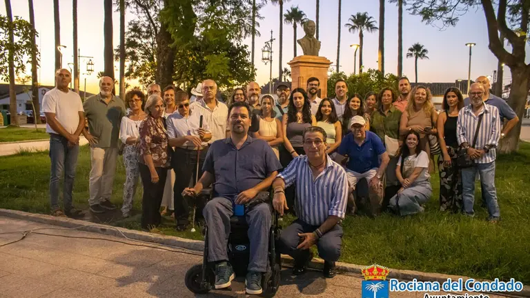 Homenaje a Odón Betanzos / Fotografía: Ayuntamiento de Rociana.
