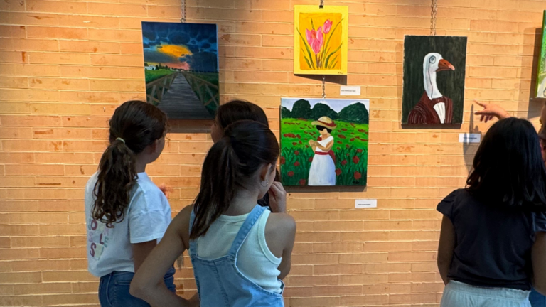 Exposición Paletas de colores en Aljaraque