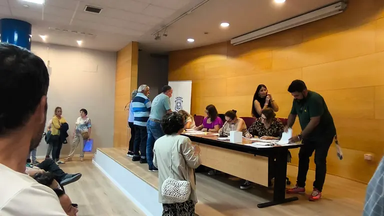 Recogida de ADN por la Asociación Bebés Robados de Huelva.