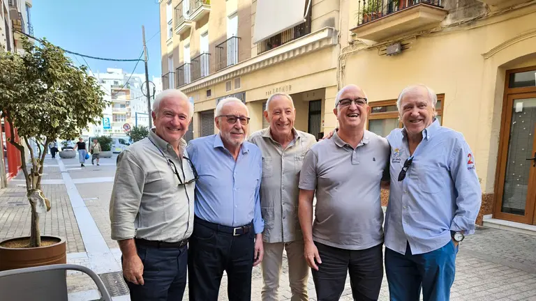 Fernando Silva junto a un grupo de antiguos compañeros 