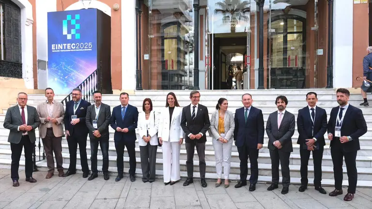 Autoridades invitadas al evento.