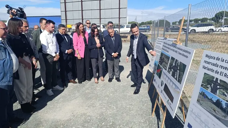 La Junta inicia las obras del tercer carril en la A-483 entre Almonte y El Rocío con una inversión de 28 millones