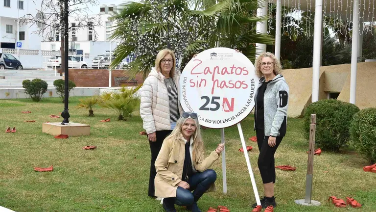 Exposición Zapatos Rojo de Punta Umbría.
