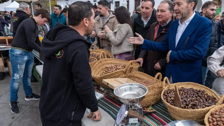 Mercado navide&ntilde;o en Fuenteheridos.