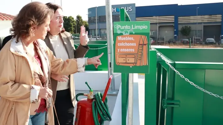 Punto limpio de Isla Cristina.