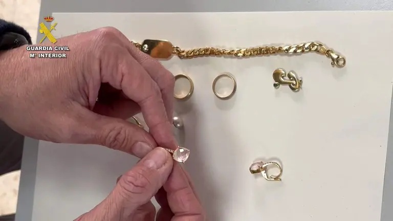 Joyas sustra&iacute;das