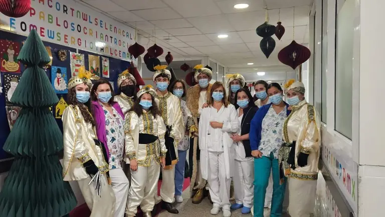 Pajes reales de la Hermandad de la Buena Muerte de Ayamonte.