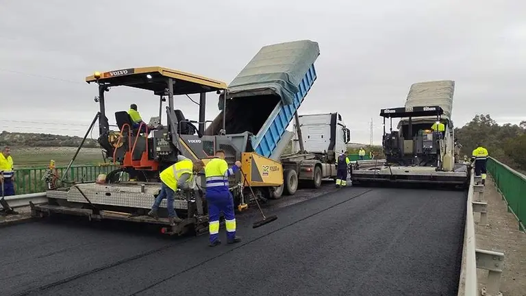Alfastado de una carretera.