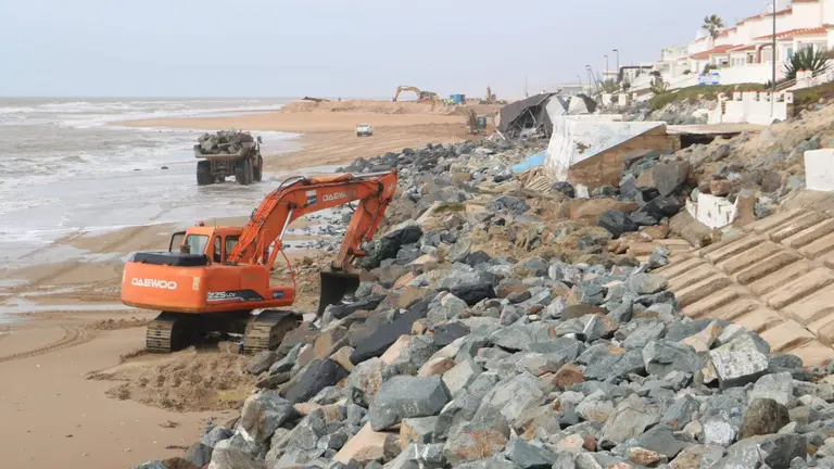Obras en el paseo mar&iacute;timo de Matalasca&ntilde;as.