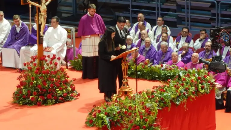 Momento del discurso de Liliana S&aacute;enz.