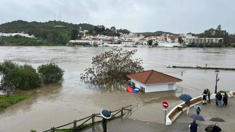 El r&iacute;o Guadiana a su paso por Sanl&uacute;car.