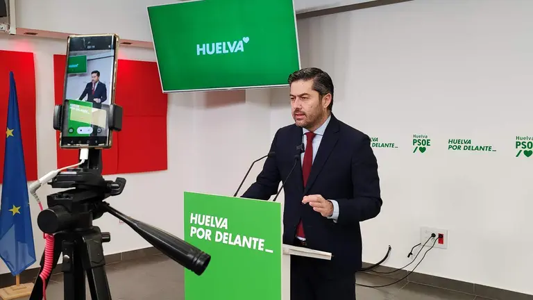 Fran Baluffo en rueda de prensa