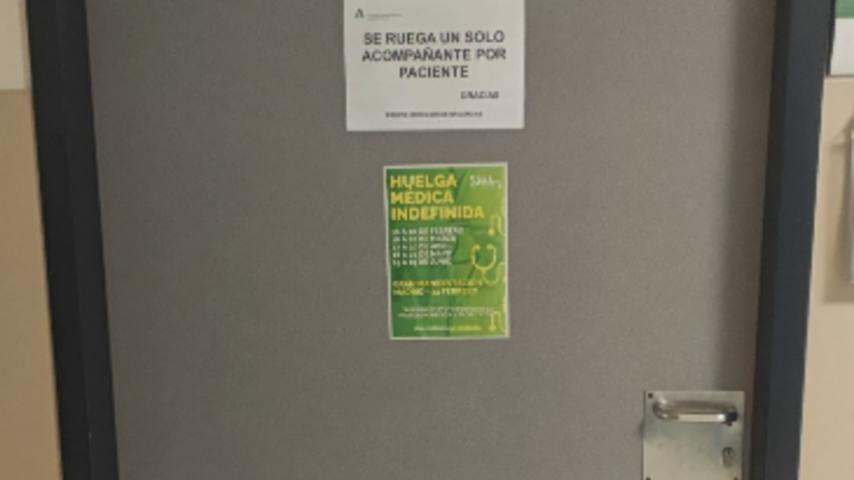 Consultas vac&iacute;as por la huelga.