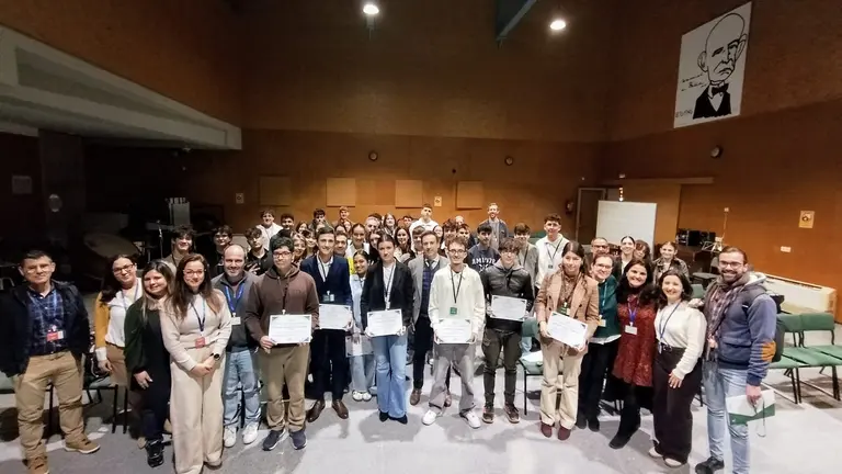 El IES Do&ntilde;ana y el IES Alto Conquero ganan la fase provincial del Torneo de Debate Educativo en ingl&eacute;s y franc&eacute;s