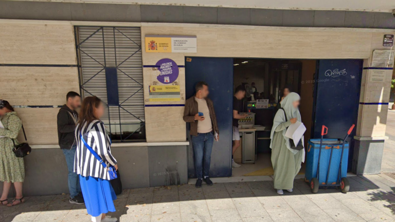 Oficina de extranjer&iacute;a.