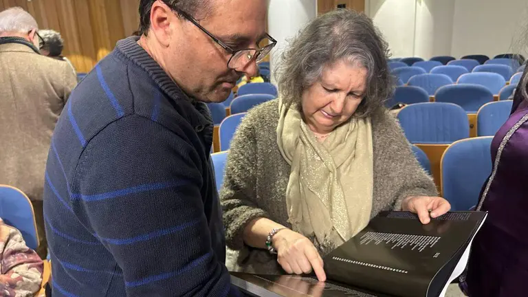 &ldquo;Voces de la luz&rdquo; une fotograf&iacute;a y poes&iacute;a en una obra que respira Huelva