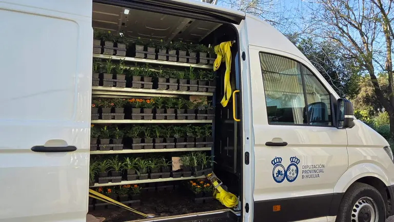 La Diputaci&oacute;n de Huelva inicia el reparto de m&aacute;s de 18.000 plantas de temporada a municipios y ELA