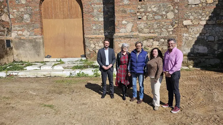 Cortegana inicia la rehabilitaci&oacute;n del porche de la Iglesia del Divino Salvador