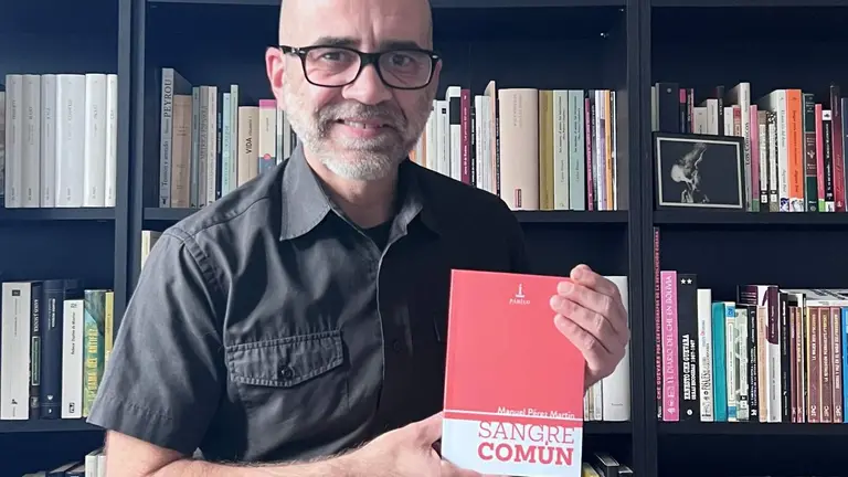 Manuel P&eacute;rez Mart&iacute;n irrumpe con &lsquo;Sangre com&uacute;n&rsquo;, un poemario de denuncia social y mirada a lo cotidiano