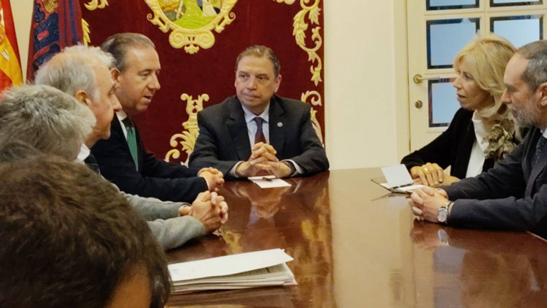 El ministro Luis Planas en Aracena / Fotograf&iacute;a: Radio Sierra de Aracena / JMR