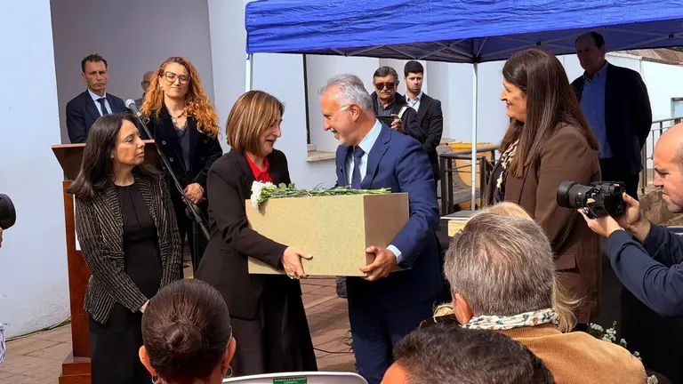 Minas de Riotinto entrega a su familia los restos del cabo Luis Ortega Godoy en un emotivo acto de memoria hist&oacute;rica
/ Foto: Ayuntamiento de Riotinto