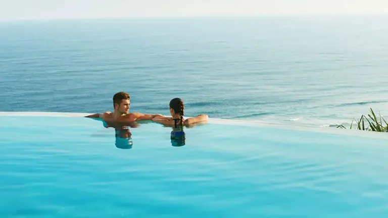 Abril, el mejor momento para preparar la piscina antes del verano