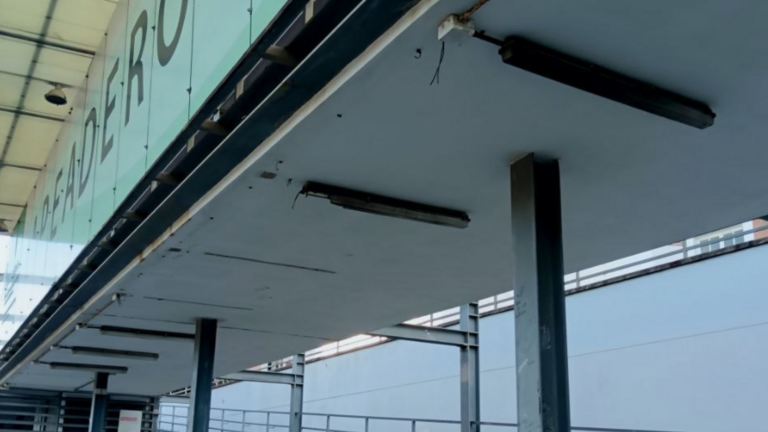 Imagen del apeadero de Punta Umbr&iacute;a.