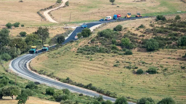 Carretera entre El Cerro de And&eacute;valo y San Telmo