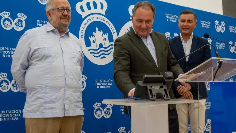 Momento en el que le comunican el premio al ganador mediante una llamada