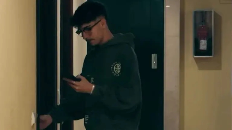 Fotograma del vídeo promocional