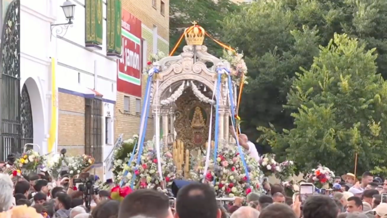 Salida de la Hermandad de Huelva.