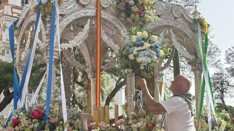 Hermandad de Huelva hacia El Roc&iacute;o.