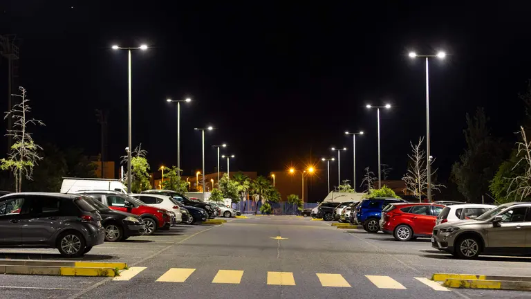 Parking del Hospital Juan Ram&oacute;n Jim&eacute;nez.