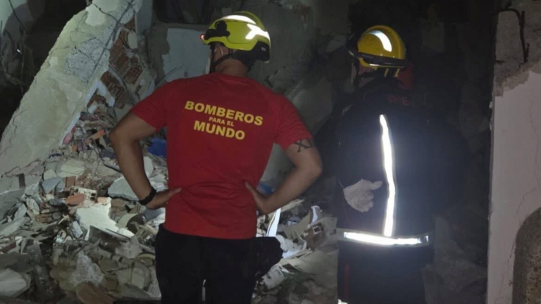 Los bomberos del Consorcio trabajando en Venezuela. / Consorcio Provincial de Bomberos.