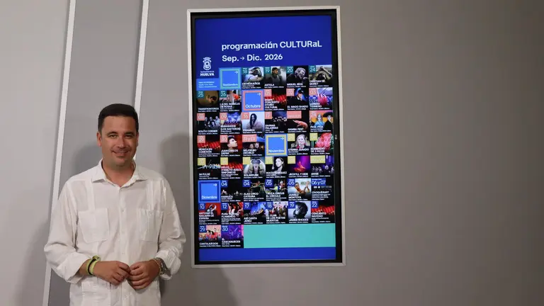 Nacho Molina durante la presentaci&oacute;n de la Programaci&oacute;n Cultural