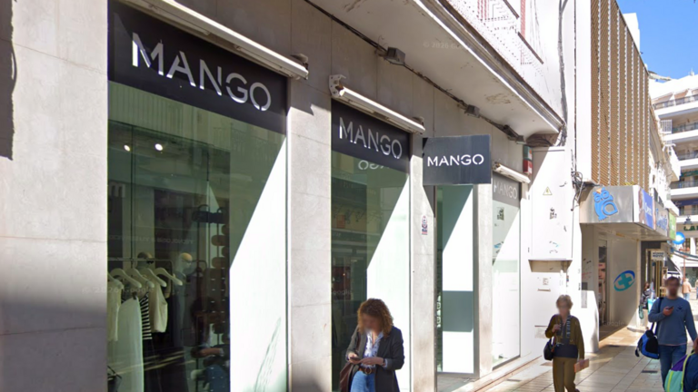 Tienda Mango.