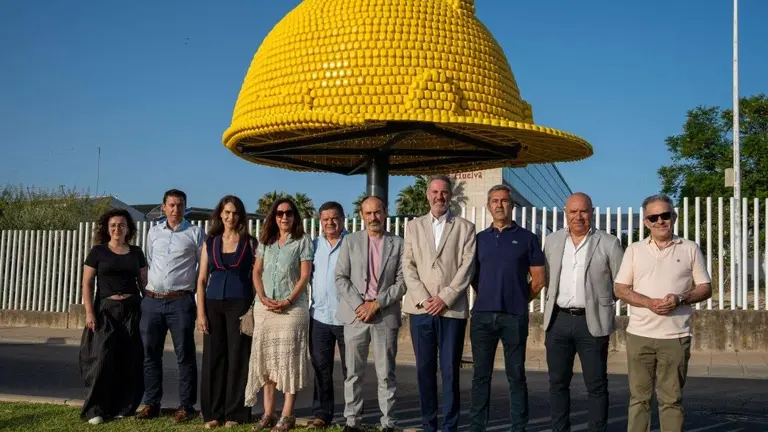 Casco m&aacute;s grande del mundo.