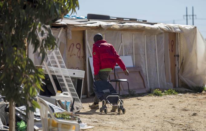 26 personas malviven en el asentamiento de Las Metas tras la