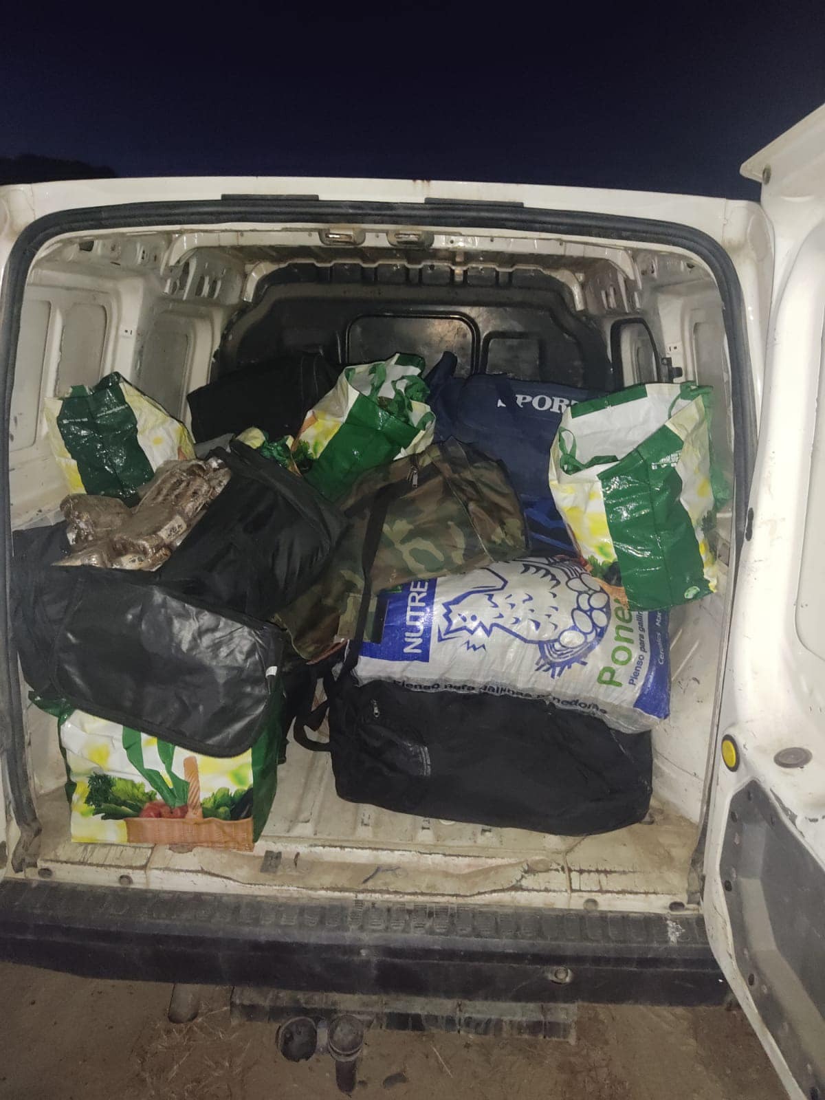 Furgoneta cargada de droga en El Rincón.