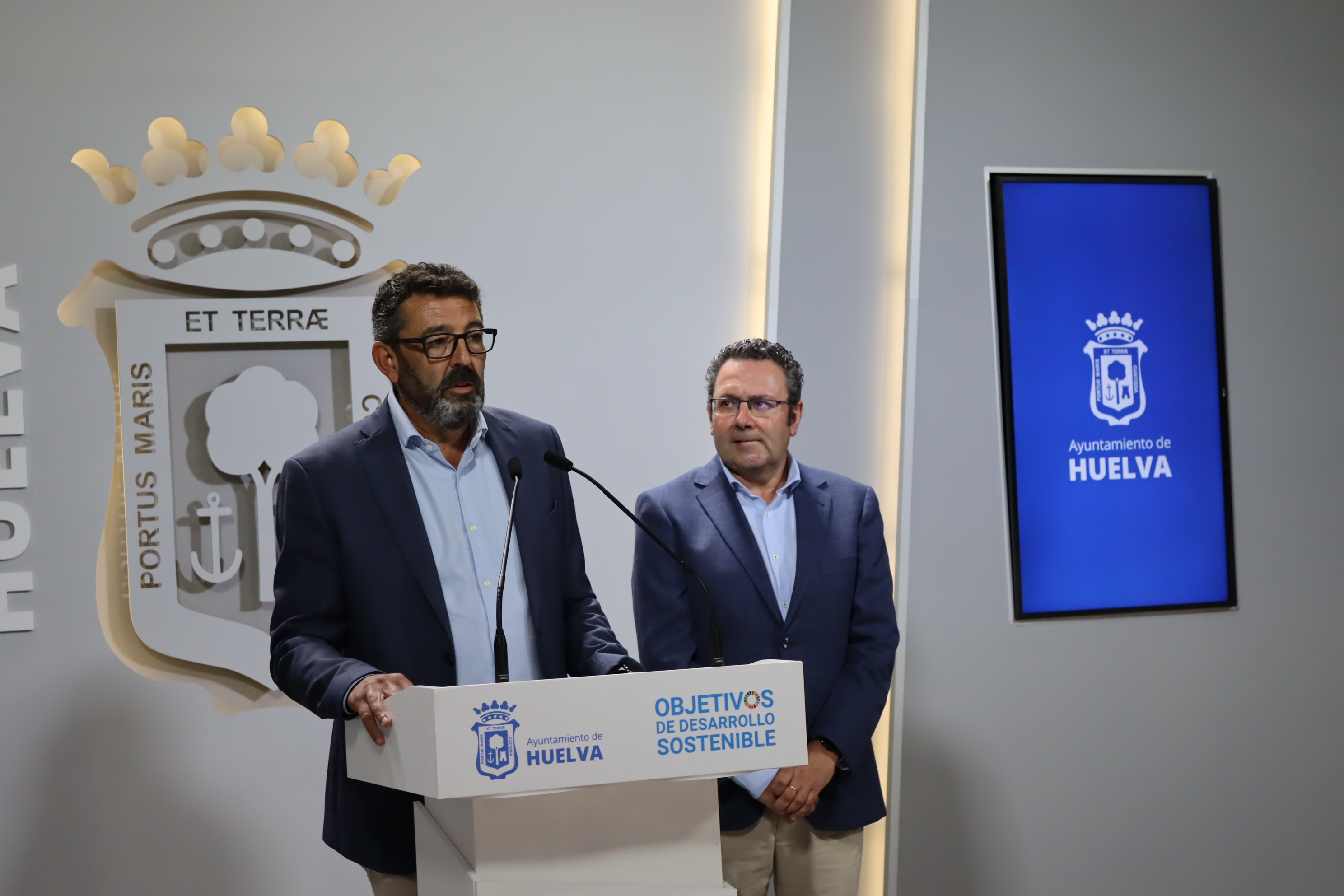 Luis Albillo, presentando las cuentas de EMTUSA.