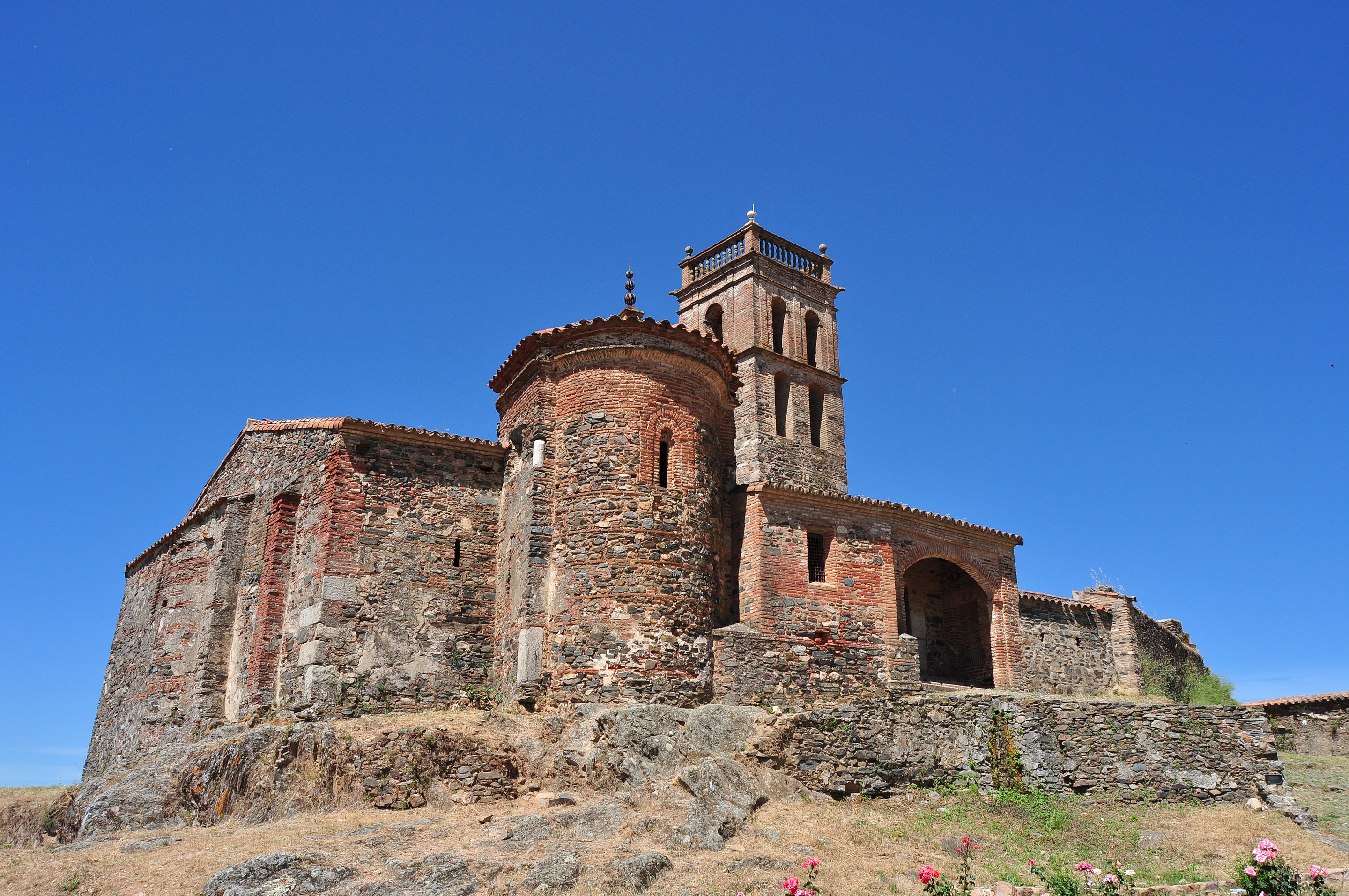 2880px-Almonaster_la_Real_-_002_(30081665854)