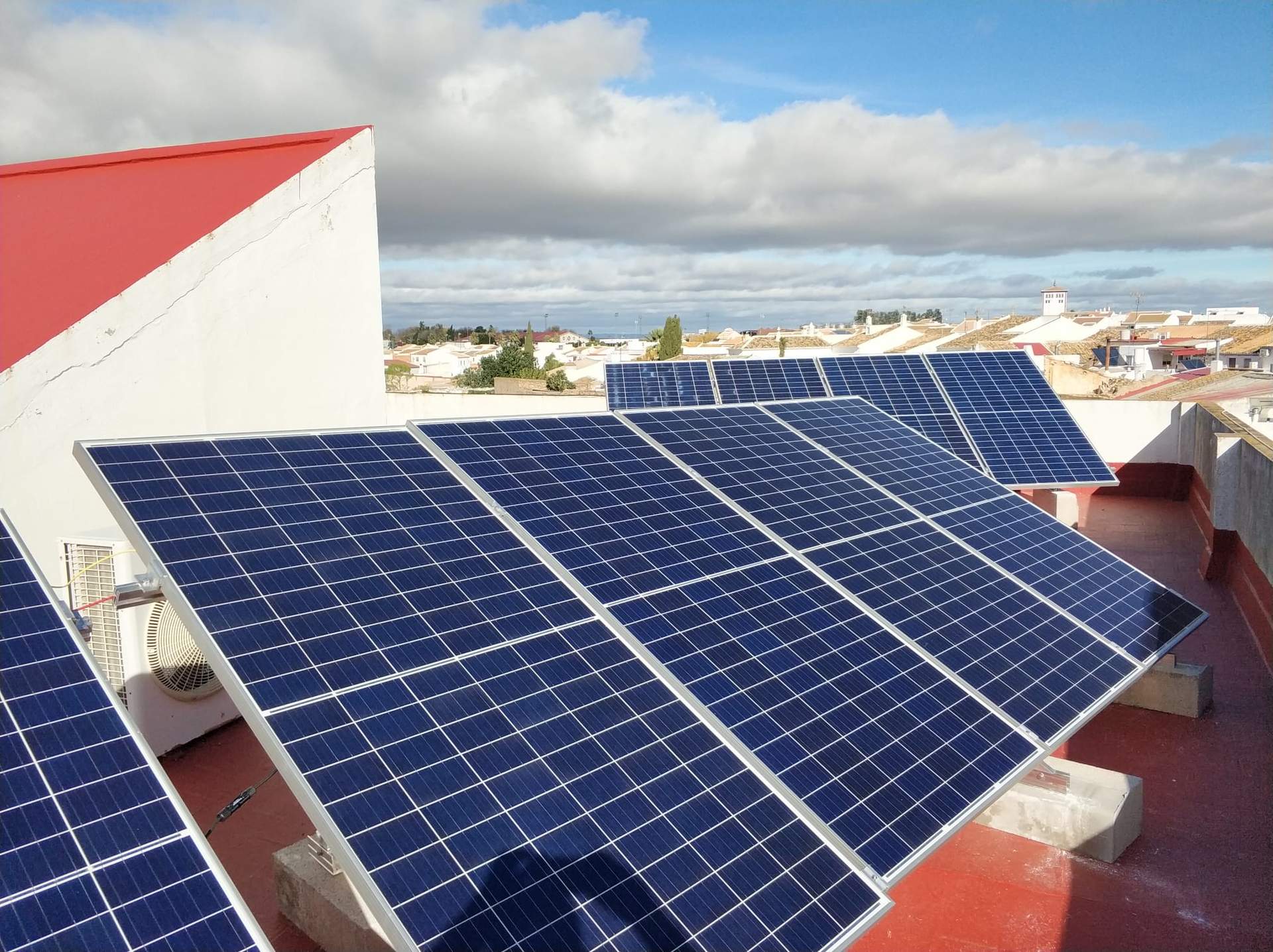 Estas once instalaciones fotovoltaicas evitan la emisión 22,44 toneladas de Co2